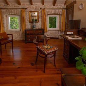 5 Bedroom Istrian Villa Estate with Large Pool and Gardens near Barban, Sleeps 12